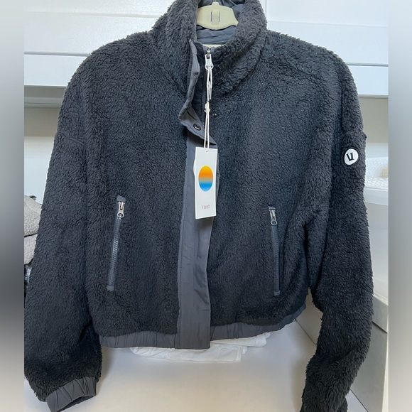 Vuori Jackets & Blazers - BNWT Vuori Cozy Sherpa jacket